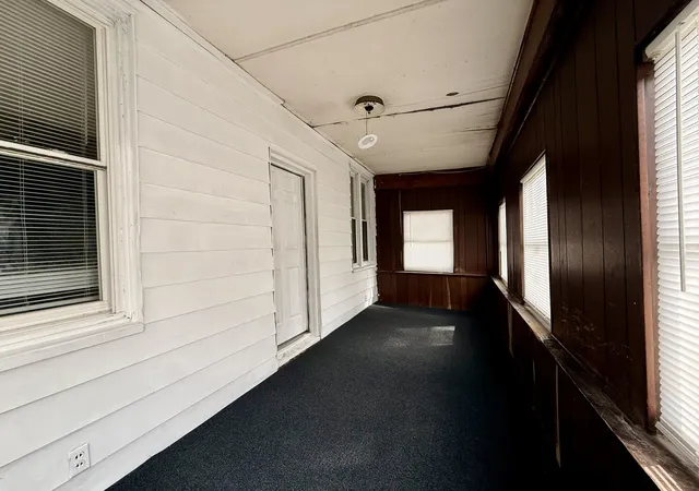 Photo 2 of Single family home for sale at 504 S East St, Clinton, IL 61727 | MLS# 12743642 | Listing updated on 2026-09-13