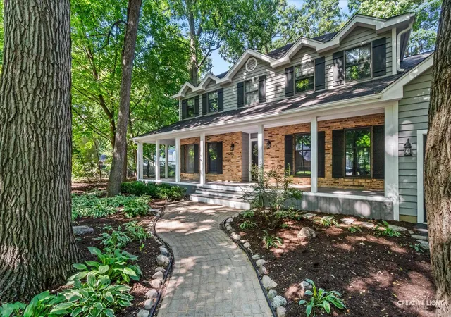 Photo 3 of Single family home for sale at 506 Pin Oak Ct, St. Charles, IL 60174 | MLS# 12743764 | Listing updated on 2026-09-06