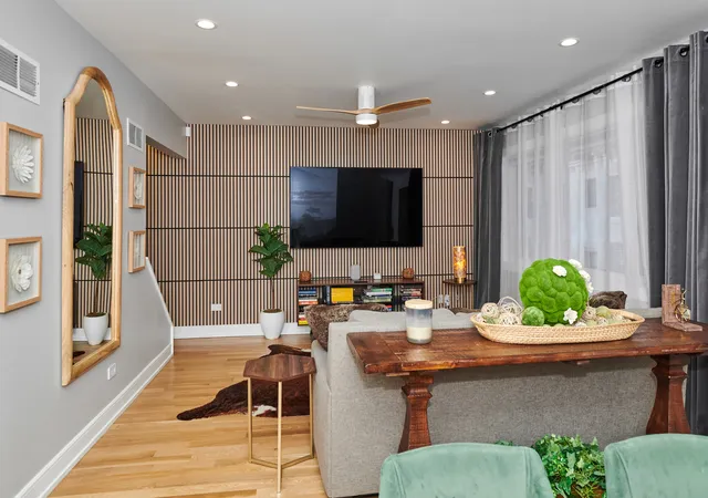 Photo 3 of Townhouse for sale at 6242 N Kenmore Ave #D, Chicago, IL 60660 | MLS# 12743779 | Listing updated on 2026-09-27