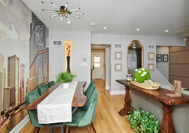 Photo 4 of Townhouse for sale at 6242 N Kenmore Ave #D, Chicago, IL 60660 | MLS# 12743779 | Listing updated on 2026-09-27
