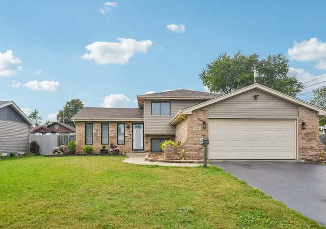 Photo 1 of Single family home for sale at 520 N Kinzie Pl, Thornton, IL 60476 | MLS# 12743822 | Listing updated on 2026-09-21