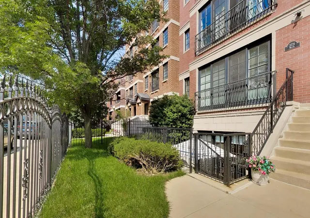 Photo 2 of Condo for sale at 3721 N Wilton Ave #1, Chicago, IL 60613 | MLS# 12743865 | Listing updated on 2026-09-22