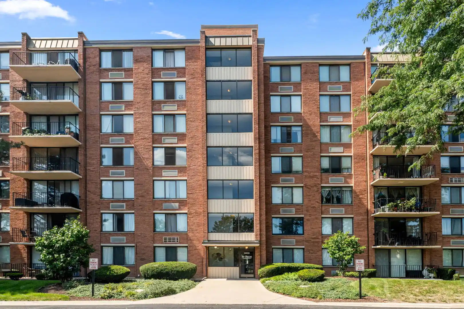 Listing Photo 32 - Condo for sale in 2000 Saint Regis Dr located at 2000 Saint Regis Dr, Lombard, IL 60148 - Unit #7D