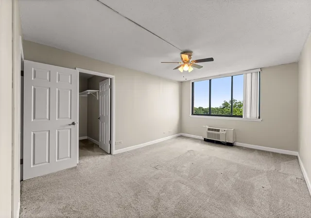 Listing Photo 5 - Condo for sale in building located at 2000 Saint Regis Dr, Lombard, IL 60148 - Unit #7D
