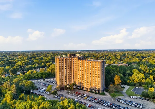 Listing Photo 4 - Condo for sale in building located at 1 Renaissance Pl, Palatine, IL 60067 - Unit #816