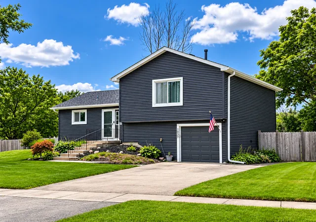 Photo 2 of Single family home for sale at 1037 Ridgewood Dr, Bolingbrook, IL 60440 | MLS# 12744029 | Listing updated on 2026-09-22