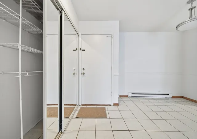 Listing Photo 2 - Condo for sale in building located at 836 E Old Willow Rd, Prospect Heights, IL 60070 - Unit #111