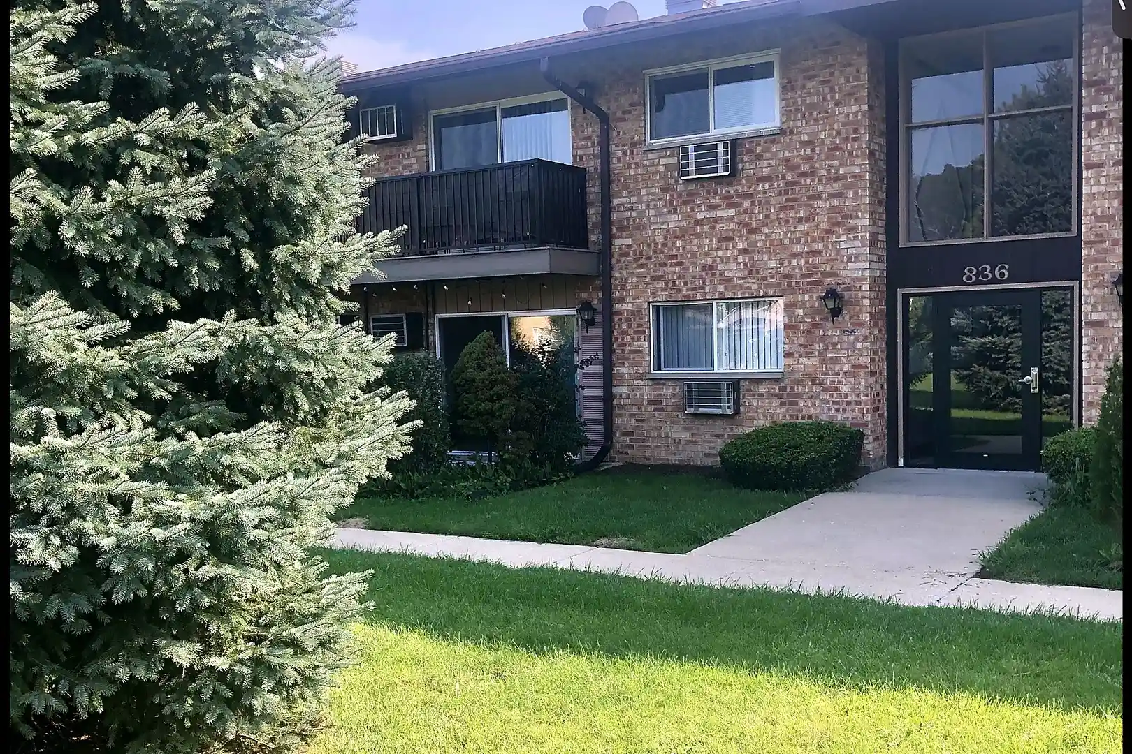 Listing Photo 31 - Condo for sale in 836 E Old Willow Rd located at 836 E Old Willow Rd, Prospect Heights, IL 60070 - Unit #111