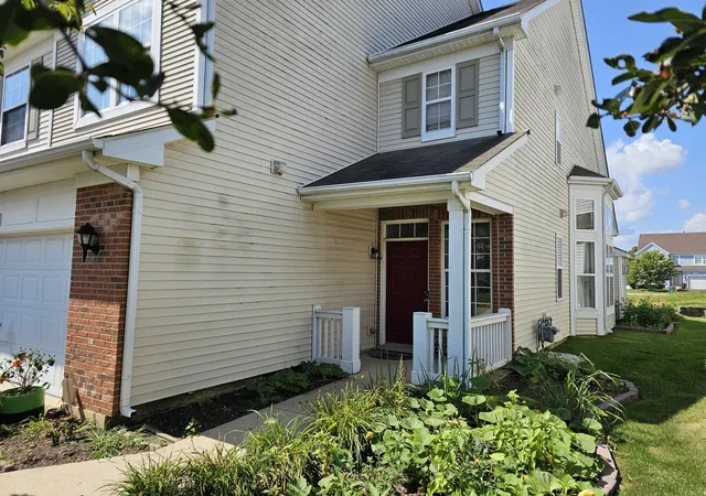 Photo 3 of Multi family home for sale at 956 Bluebell Cir, Joliet, IL 60431 | MLS# 12744211 | Listing updated on 2026-09-06
