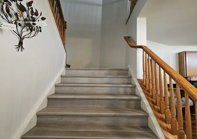 Photo 4 of House for sale at 956 Bluebell Cir, Joliet, IL 60431 | MLS# 12744211 | Listing updated on 2026-09-06