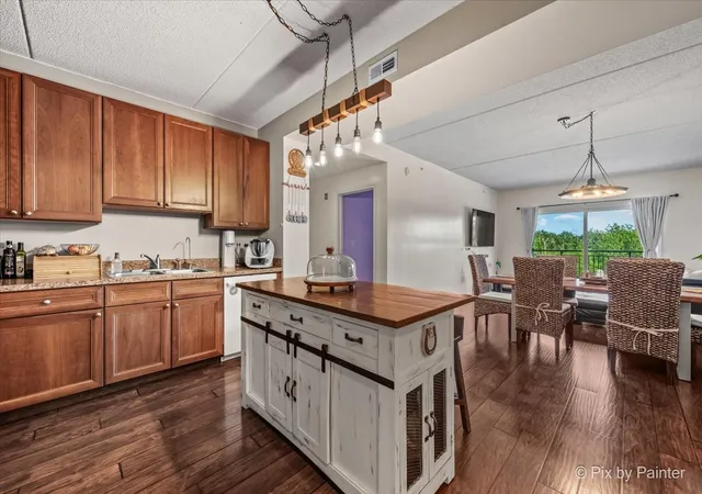 Photo 2 of Condo for sale at 125 Lakeview Dr #403, Bloomingdale, IL 60108 | MLS# 12744217 | Listing updated on 2026-09-21