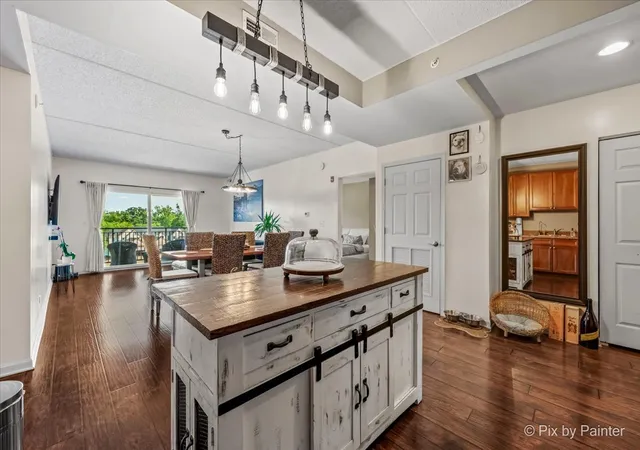 Photo 3 of Condo for sale at 125 Lakeview Dr #403, Bloomingdale, IL 60108 | MLS# 12744217 | Listing updated on 2026-09-21