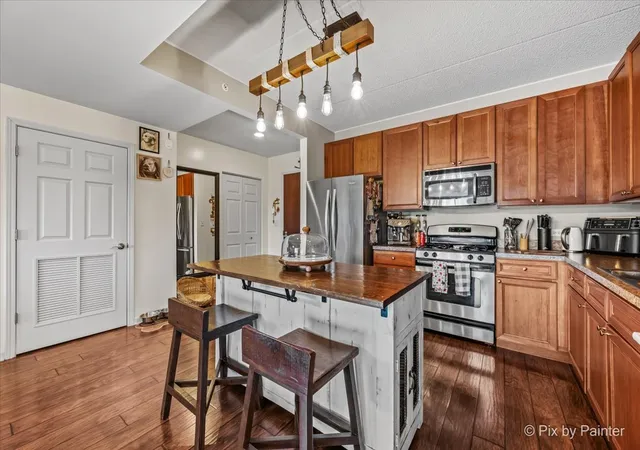 Photo 4 of Condo for sale at 125 Lakeview Dr #403, Bloomingdale, IL 60108 | MLS# 12744217 | Listing updated on 2026-09-21