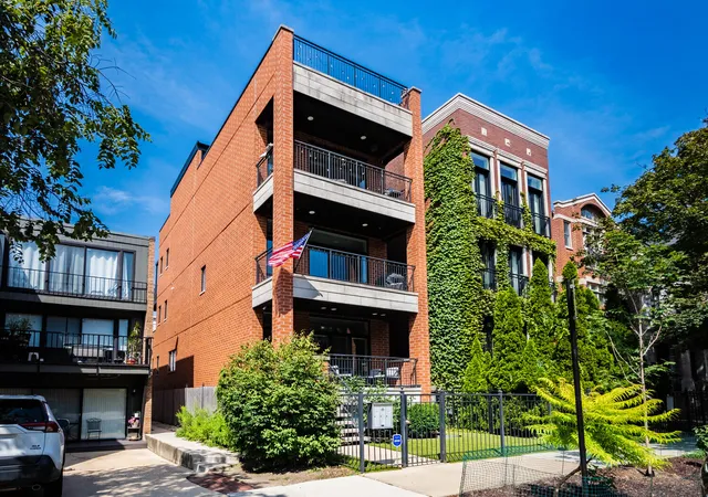 Condo for sale at 920 W Wrightwood Ave #2, Chicago, IL 60614 | MLS# 12744259