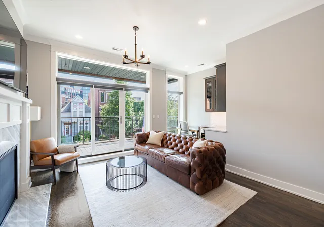Photo 3 of Condo for sale at 920 W Wrightwood Ave #2, Chicago, IL 60614 | MLS# 12744259 | Listing updated on 2026-09-23