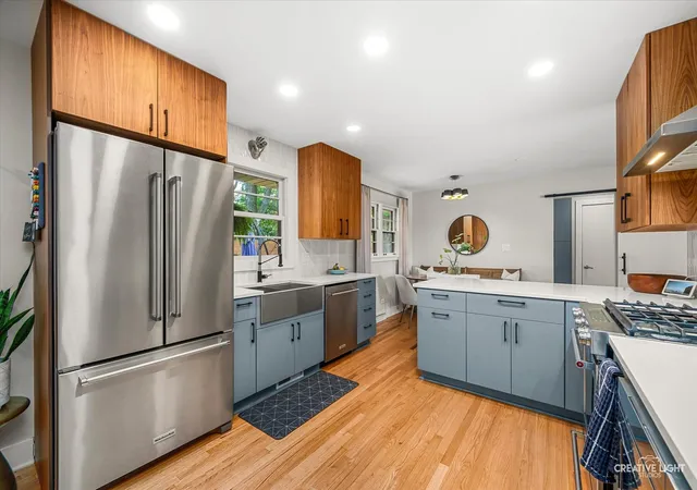 Photo 4 of Single family home for sale at 516 S Sleight St, Naperville, IL 60540 | MLS# 12744270 | Listing updated on 2026-09-18