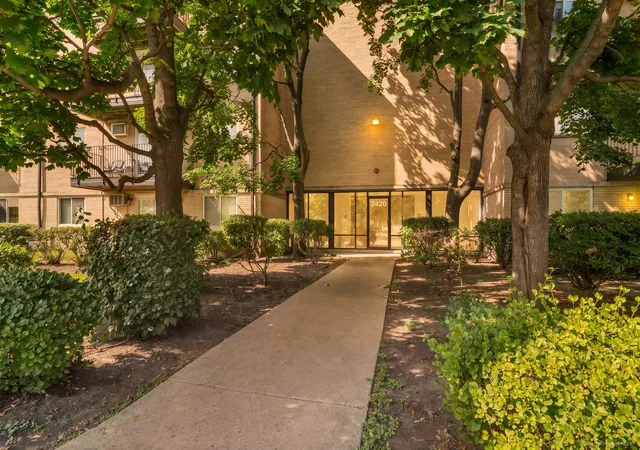 Photo 2 of Condo for sale at 2420 E Brandenberry Ct #1L, Arlington Heights, IL 60004 | MLS# 12744331 | Listing updated on 2026-09-05
