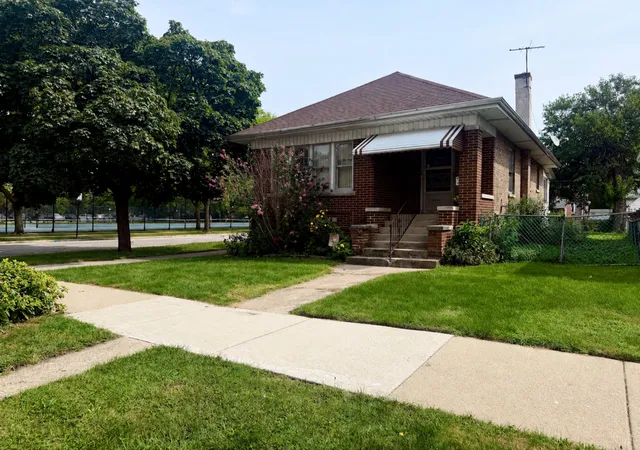 Photo 2 of Single family home for sale at 5057 N Keeler Ave, Chicago, IL 60630 | MLS# 12744375 | Listing updated on 2026-09-21