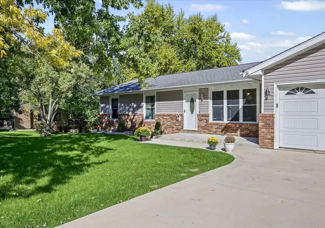 Photo 2 of Single family home for sale at 8978 Mill Crk Rd, Bloomington, IL 61705 | MLS# 12744435 | Listing updated on 2026-10-27