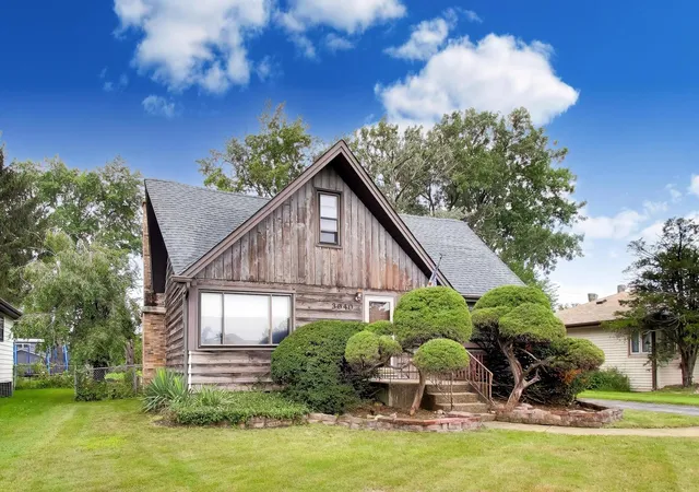 Photo 3 of Single family home for sale at 3040 N Wolf Rd, Melrose Park, IL 60164 | MLS# 12744441 | Listing updated on 2026-10-06