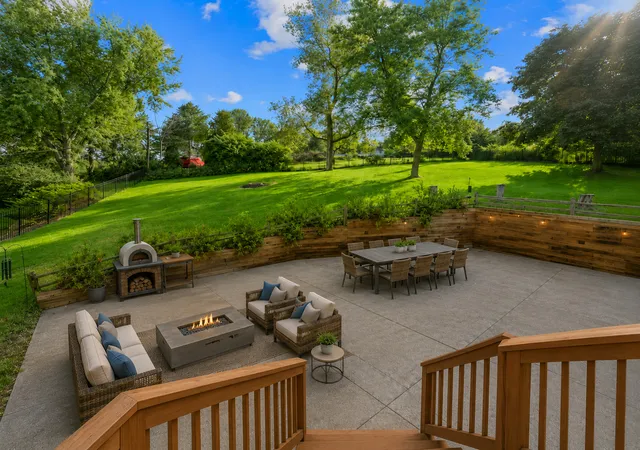 Photo 4 of Single family home for sale at 506 Lakepoint Dr, Barrington, IL 60010 | MLS# 12744478 | Listing updated on 2026-09-18