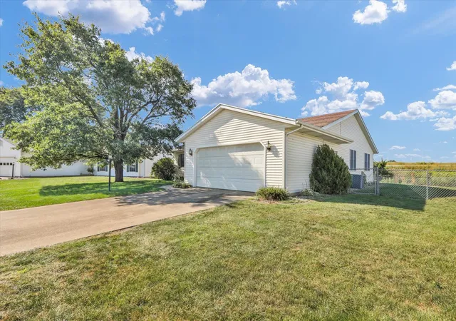 Photo 3 of Single family home for sale at 3311 Old Warson Rd, Champaign, IL 61822 | MLS# 12744488 | Listing updated on 2026-10-07