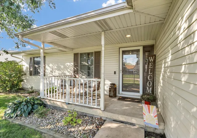 Photo 4 of Single family home for sale at 3311 Old Warson Rd, Champaign, IL 61822 | MLS# 12744488 | Listing updated on 2026-10-07
