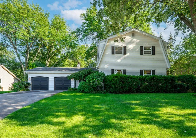 Photo 1 of Single family home for sale at 5555 Roanoke Rd, Rockford, IL 61107 | MLS# 12744527 | Listing updated on 2026-09-06