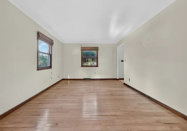 Photo 4 of Single family home for sale at 5555 Roanoke Rd, Rockford, IL 61107 | MLS# 12744527 | Listing updated on 2026-09-06