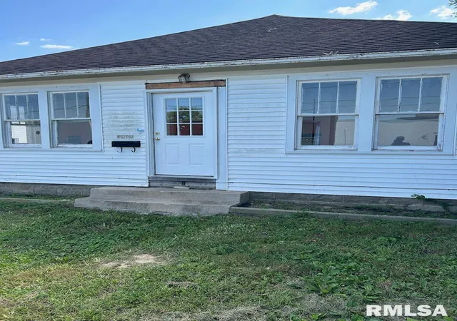 Photo 1 of Single family home for sale at 1521 Grace St, Murphysboro, IL 62966 | MLS# 12744535 | Listing updated on 2026-09-14