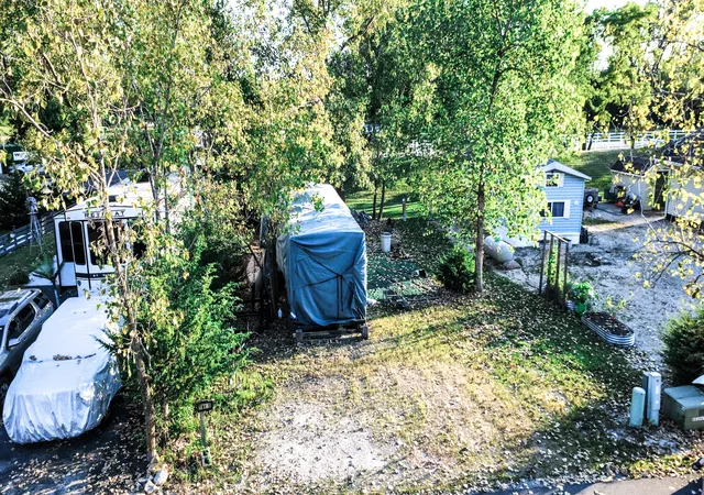 Photo 1 of Land for sale at 18 Dinosaur Rd, Wilmington, IL 60481 | MLS# 12744558 | Listing updated on 2026-09-14