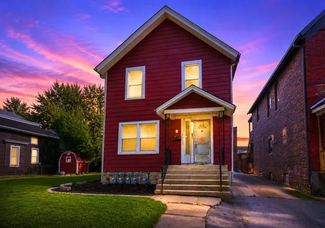 Photo 1 of Single family home for sale at 2333 Walnut St, Blue Island, IL 60406 | MLS# 12744585 | Listing updated on 2026-09-06