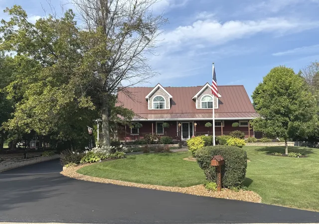 Photo 3 of Single family home for sale at 2220 Sunset View Ln, Kankakee, IL 60901 | MLS# 12744628 | Listing updated on 2026-10-08