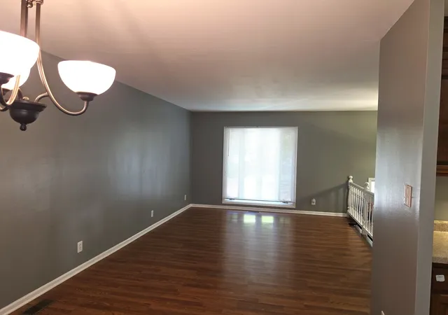 Photo 3 of Single family home for sale at 709 Parkside Cir, Streamwood, IL 60107 | MLS# 12744638 | Listing updated on 2026-09-14