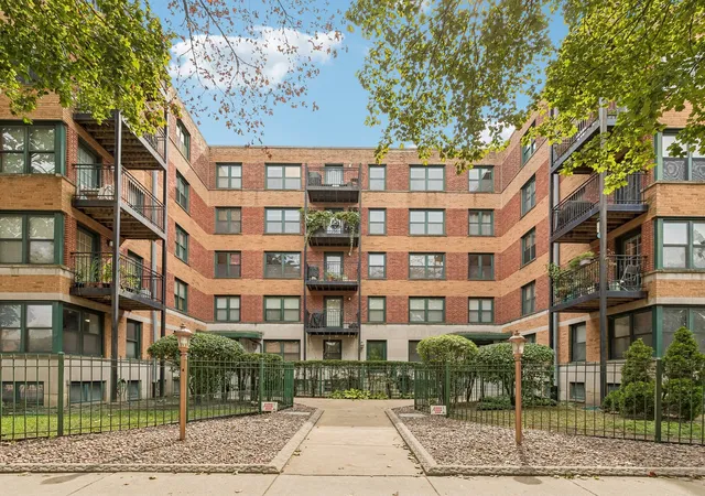 Photo 2 of Condo for sale at 2545 W Catalpa Ave #5C, Chicago, IL 60625 | MLS# 12744663 | Listing updated on 2026-09-18