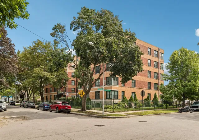 Photo 3 of Condo for sale at 2545 W Catalpa Ave #5C, Chicago, IL 60625 | MLS# 12744663 | Listing updated on 2026-09-18