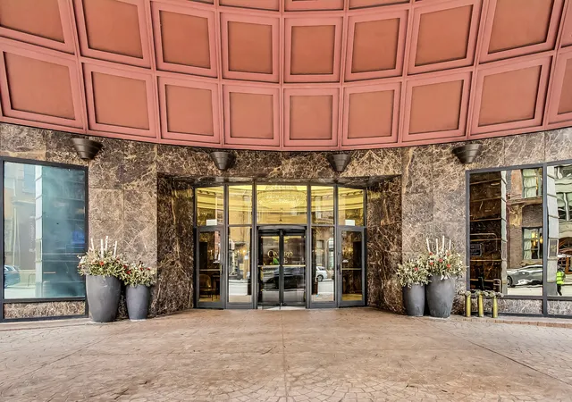 Listing Photo 5 - Condo for sale in building located at 10 E Ontario St, Chicago, IL 60611 - Unit #1303