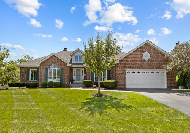 Photo 3 of Single family home for sale at 7661 Steeple Chase Dr, Frankfort, IL 60423 | MLS# 12744702 | Listing updated on 2026-10-04