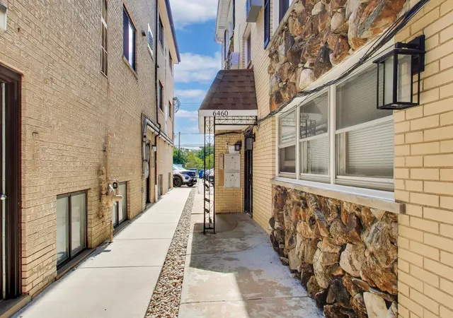 Listing Photo 2 - Condo for sale in building located at 6460 N Nw Hwy, Chicago, IL 60631 - Unit #101