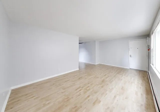 Listing Photo 4 - Condo for sale in building located at 6460 N Nw Hwy, Chicago, IL 60631 - Unit #101