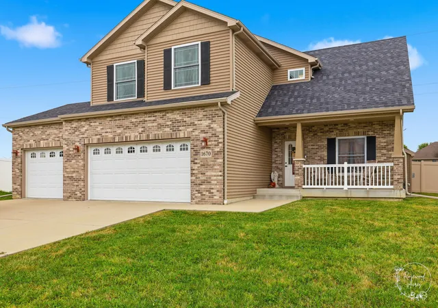 Photo 1 of Single family home for sale at 1670 Eagle Blf Dr, Bourbonnais, IL 60914 | MLS# 12744824 | Listing updated on 2026-10-05