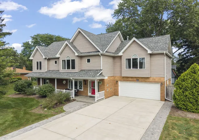 Photo 2 of Single family home for sale at 1s705 Westview Ave, Lombard, IL 60148 | MLS# 12744848 | Listing updated on 2026-09-14