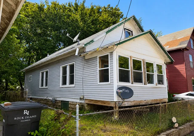 Photo 2 of Single family home for sale at 734 13th Street, Rock Island, IL 61201 | MLS# 12744878 | Listing updated on 2026-09-21