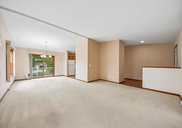 Photo 4 of Single family home for sale at 3519 Blue Heron Cir, Grayslake, IL 60030 | MLS# 12744892 | Listing updated on 2026-09-30