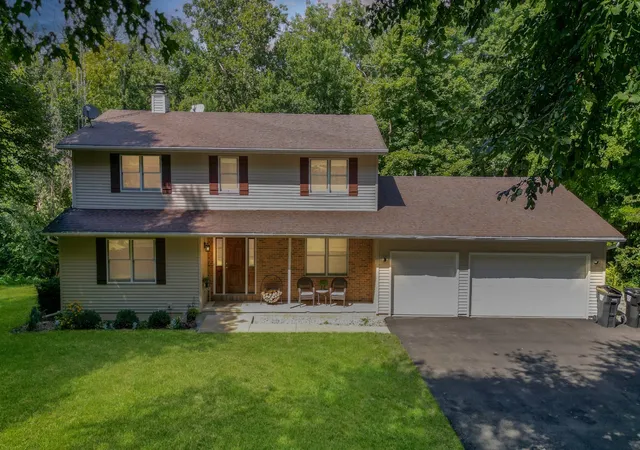 Photo 1 of Single family home for sale at 16842 E Cheyenne Rd, Heyworth, IL 61745 | MLS# 12744944 | Listing updated on 2026-09-15