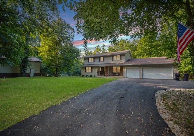 Photo 3 of Single family home for sale at 16842 E Cheyenne Rd, Heyworth, IL 61745 | MLS# 12744944 | Listing updated on 2026-09-15