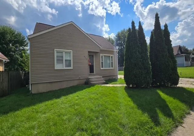 Photo 1 of Single family home for sale at 673 Orange St, Elgin, IL 60123 | MLS# 12744972 | Listing updated on 2026-09-29