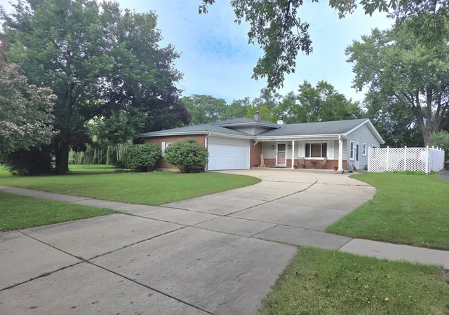 Single family home for sale at 2018 Oxnard Dr, Downers Grove, IL 60516 | MLS# 12745004