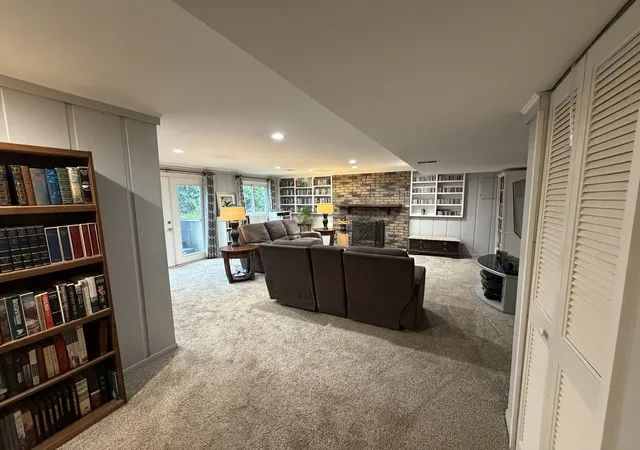 Photo 3 of Single family home for sale at 2018 Oxnard Dr, Downers Grove, IL 60516 | MLS# 12745004 | Listing updated on 2026-10-07