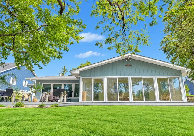 Photo 1 of Single family home for sale at 1612 Lakeview Dr, Loda, IL 60948 | MLS# 12745038 | Listing updated on 2026-09-23